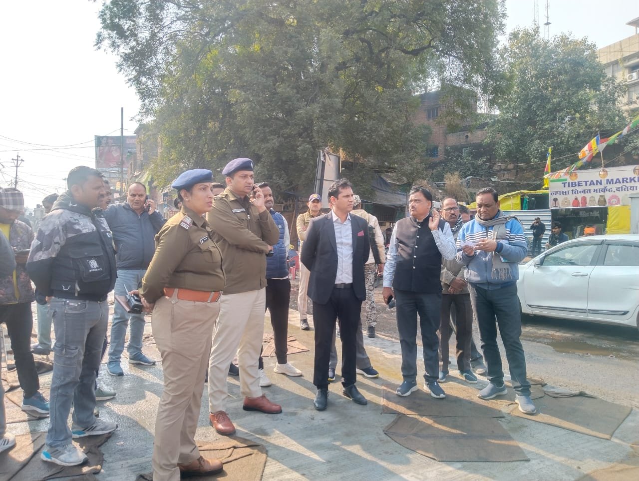 कलेक्टर एवं एसपी ने नवनिर्मित सीसी रोड का किया निरीक्षण