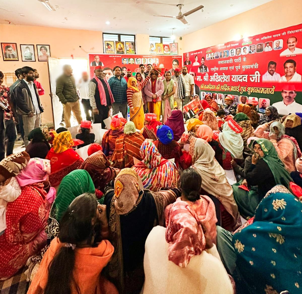 सावित्री फुले के आदर्शों पर चलने का संकल्प