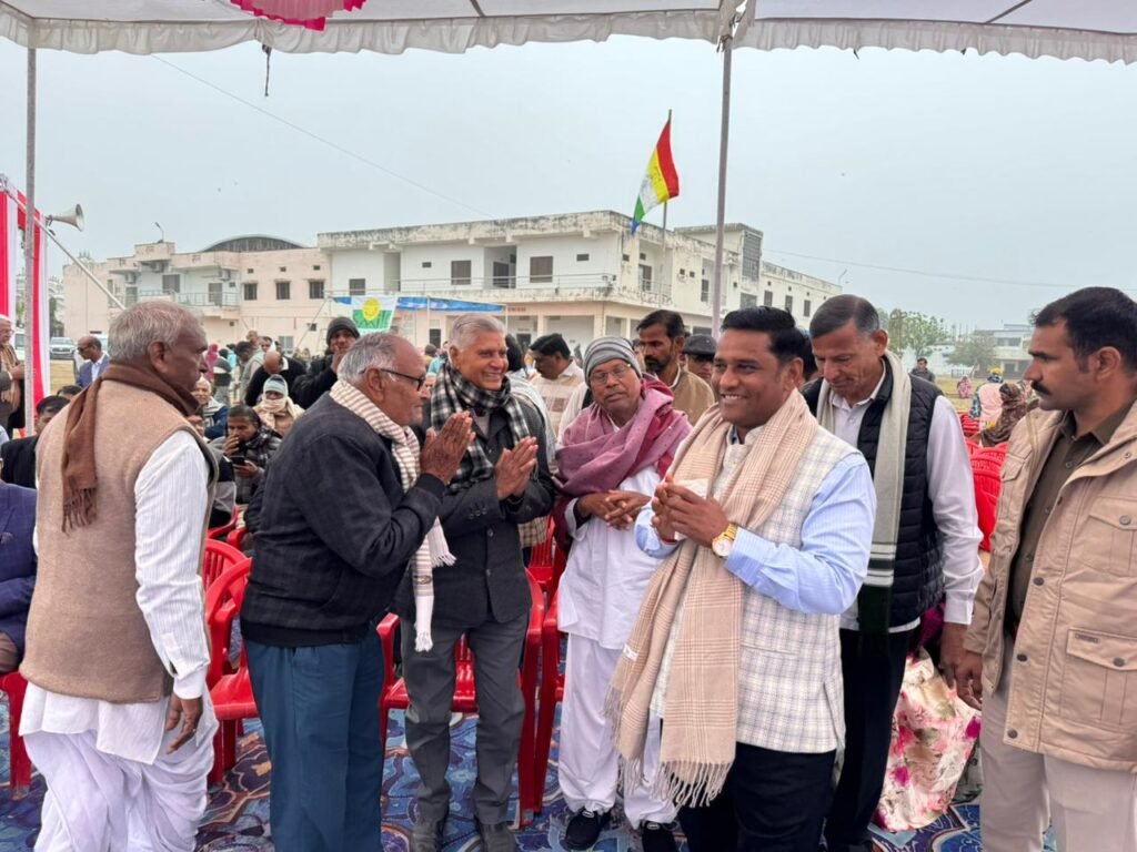 सदभावना सेवा ट्रस्ट स्माईल फाउंडेशन द्वारा नेत्र चिकित्सा शिविर में 807 रोगियों ने उठाया लाभ