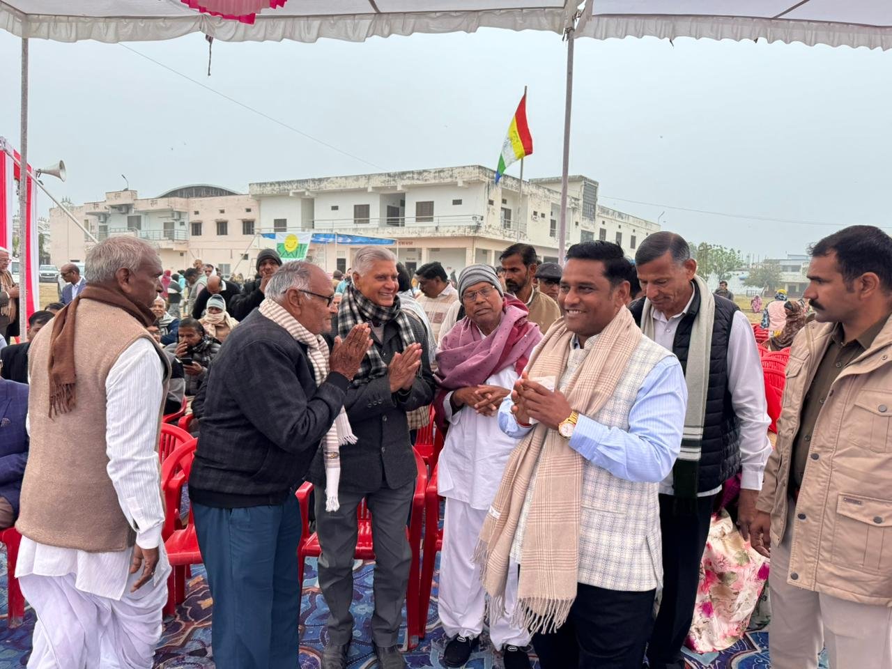 सदभावना सेवा ट्रस्ट स्माईल फाउंडेशन द्वारा नेत्र चिकित्सा शिविर में 807 रोगियों ने उठाया लाभ