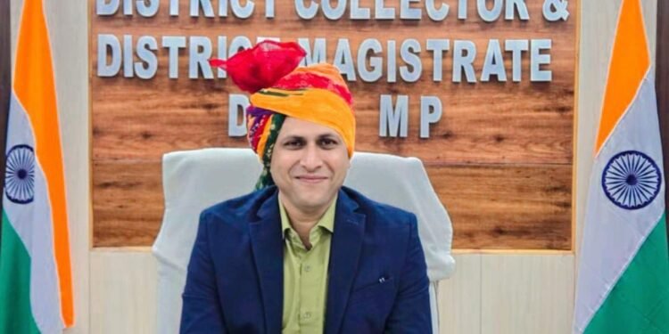 कानून-व्यवस्था सुदृढ़ रखने कलेक्टर की सख्त कार्रवाई, एक व्यक्ति को किया जिला बदर।