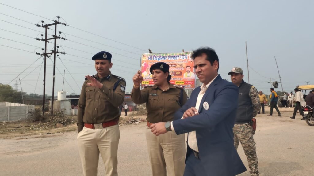 सड़क दुर्घटनाओं पर अंकुश लगाने दतिया कलेक्टर एवं पुलिस अधीक्षक द्वारा दुर्घटना बाहुल्य क्षेत्र का निरीक्षण किया।