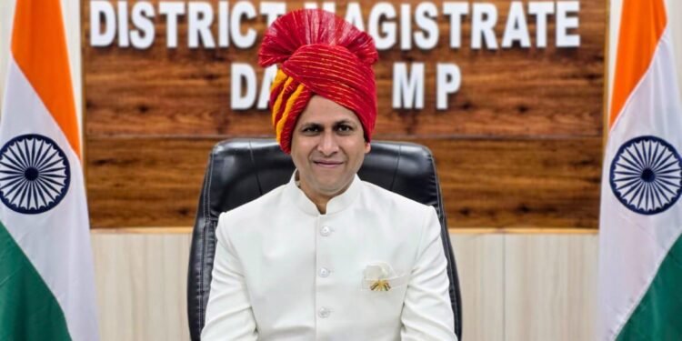 जनगणना कार्य के सुचारु संचालन हेतु जिला स्तर पर जनगणना समन्वय समिति का गठन।