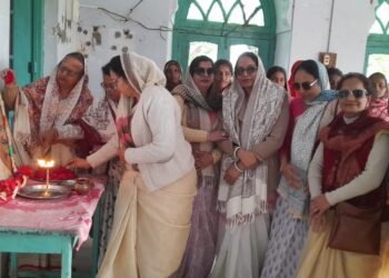 कस्तूरबा ट्रस्ट बख्तविलास में महात्मा गाँधी पुष्प अर्पित कर दी श्रंद्धाजलि