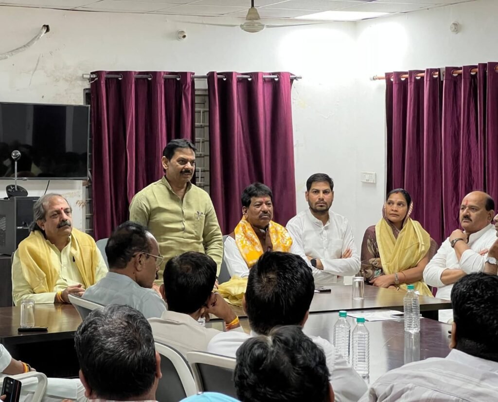 मुख्यमंत्री डॉ मोहन यादव 12 अप्रैल को आयेंगे आष्टा, जिला अध्यक्ष, जिला प्रभारी, विधायक ने कार्यकर्ताओं की तैयारियों को लेकर ली बैठक
