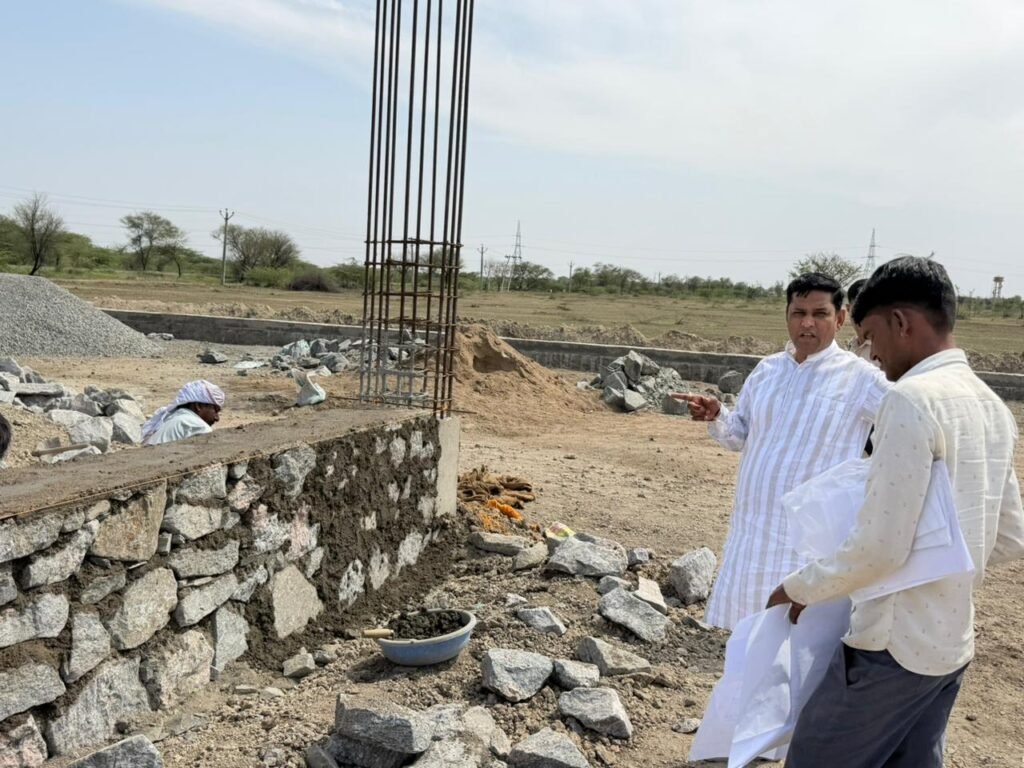 शाहपुरा खेल अकादमी निर्माण कार्य में अनियमितताओं पर औचक निरीक्षण, निर्माण कार्य रुकवाया गया