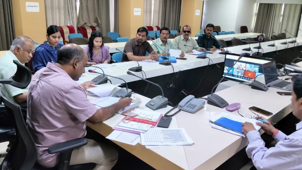 राजगढ़। कलेक्टर डॉ. मिश्रा की अध्यक्षता में जिला उपार्जन समिति की बैठक संपन्न