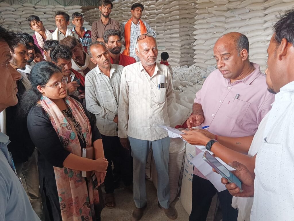 किसानों की सुविधा में लापरवाही बर्दाश्त नहीं- राजगढ़ कलेक्टर