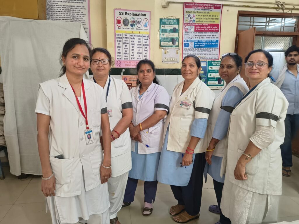महासंघ एकीकृत ने शुरु किया आंदोलन, भीलवाड़ा में काली पट्टी बांधकर विरोध स्वरुप राज कार्य किया गया