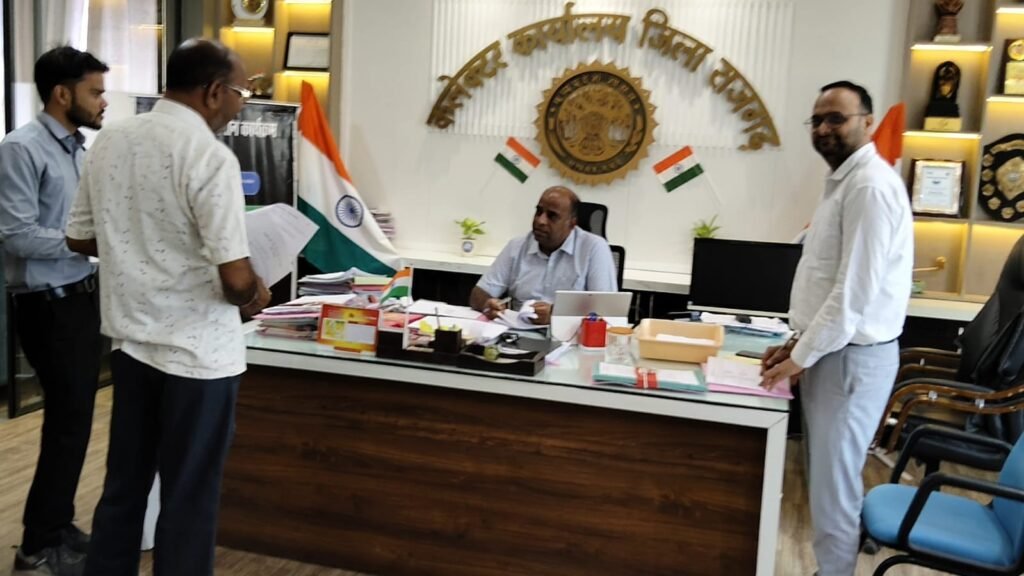 राजगढ़। अनुसूचित जनजाति वर्ग के अभ्यर्थियों को विदेश अध्ययन छात्रवृत्ति योजना के आवेदन आमंत्रित