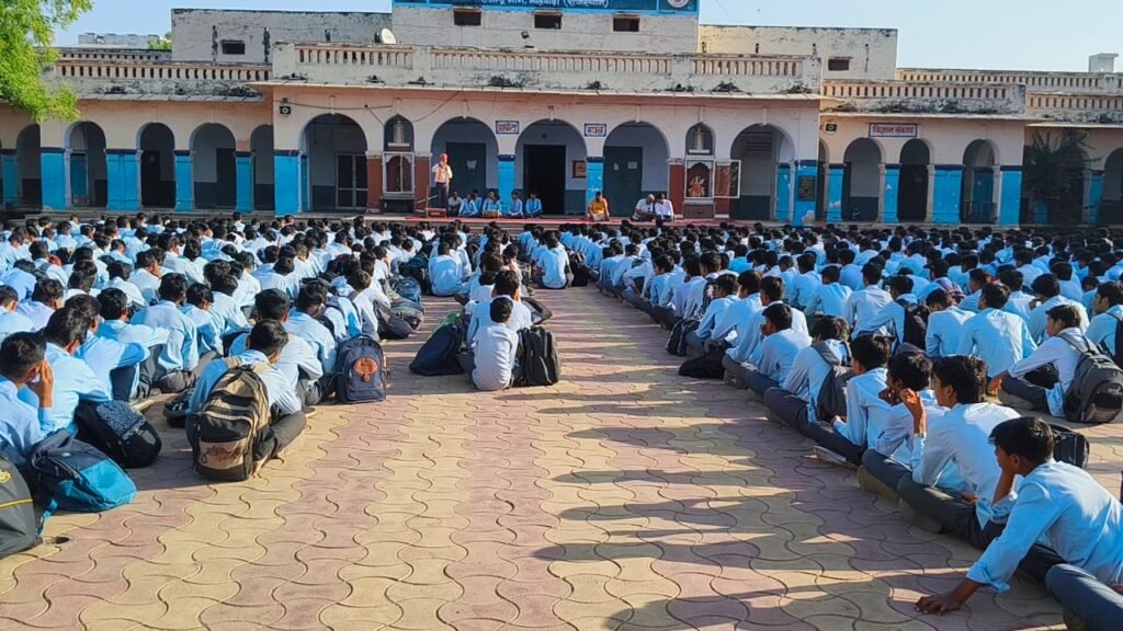 राजस्थान। राजेंद्र मार्ग विद्यालय में ‘मे मेवाड़ गौरव गाथा’ प्रश्नोत्तरी प्रतियोगिता की दी गई जानकारी