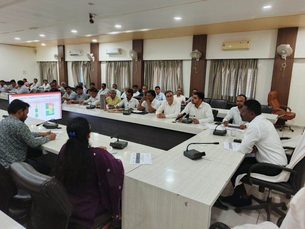 राजगढ़ में छात्रवृत्ति के 5642 लंबित प्रकरणों पर सख्त, 15 दिन में शत-प्रतिशत निराकरण के निर्देश