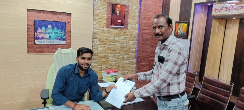 शाहपुरा नगर पालिका में करोड़ों के टेंडरों पर उठे सवाल, भ्रष्टाचार और वित्तीय अनियमितताओं को लेकर कांग्रेस ने जिला कलेक्टर के नाम सौंपा ज्ञापन-रमेश सेन