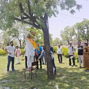राजस्थान। बारहठ महाविद्यालय में पक्षियों के लिए लगाये परिंडे