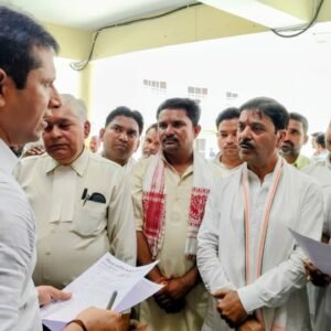 दतिया। महिला बाल विकास अधिकारी को जिले से हटाने को लेकर कांग्रेस पार्टी ने सौंपा ज्ञापन।