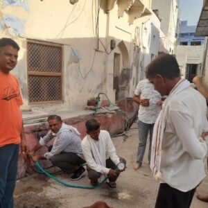 शाहपुरा में नई टंकी से जल संकट तो टला, लेकिन हाई प्रेशर से फटीं पुरानी पाइप लाइनें सड़कों पर बहा पानी