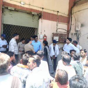 राजगढ़। हम्मालों की कमी से गेंहू खरीदी प्रभावित, किसानों ने किया चक्का जाम
