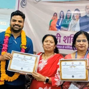 दतिया। जनगणना 2026 में उत्कृष्ट कार्य करने वाले प्रगणकों को एसडीएम ने प्रशस्ति पत्र प्रदान कर किया सम्मानित।