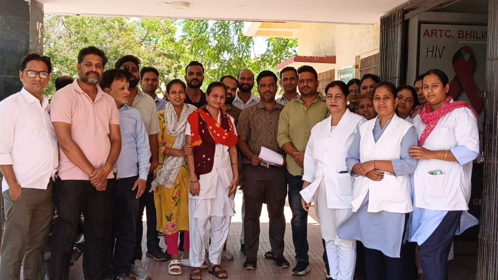 राजस्थान। महात्मा गाँधी जिला चिकित्सालय भीलवाड़ा मे वेतन के विवाद को मिला विराम, अधीक्षक डॉक्टर अरुण गोड़ ने मानवीय दृश्टिकोण से  किया निपटारा