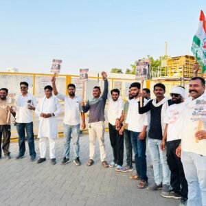राजगढ़। डीजल पेट्रोल के बढ़ाते दाम पर युवा कांग्रेस ने जताया विरोध।