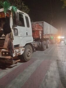 दतिया। नो हेवी व्हीकल ज़ोन में प्रवेश करने वाले ट्रक चालक को थाना यातायात पुलिस ने पकड़ा