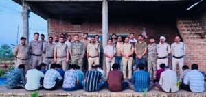 दतिया। कॉम्बिंग गश्त के दौरान दतिया पुलिस की बड़ी कार्यवाही, 17 जुआरी गिरफ्तार