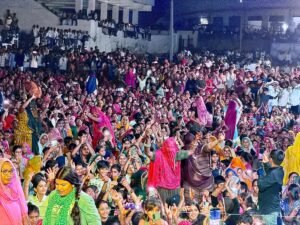 राजस्थान के विभिन्न जिलों से पहुंचे कलाकारों ने बांधा समां, श्रोताओं का उत्साह ऐसा कि पेड़ों पर चढ़कर देखी प्रस्तुतियां