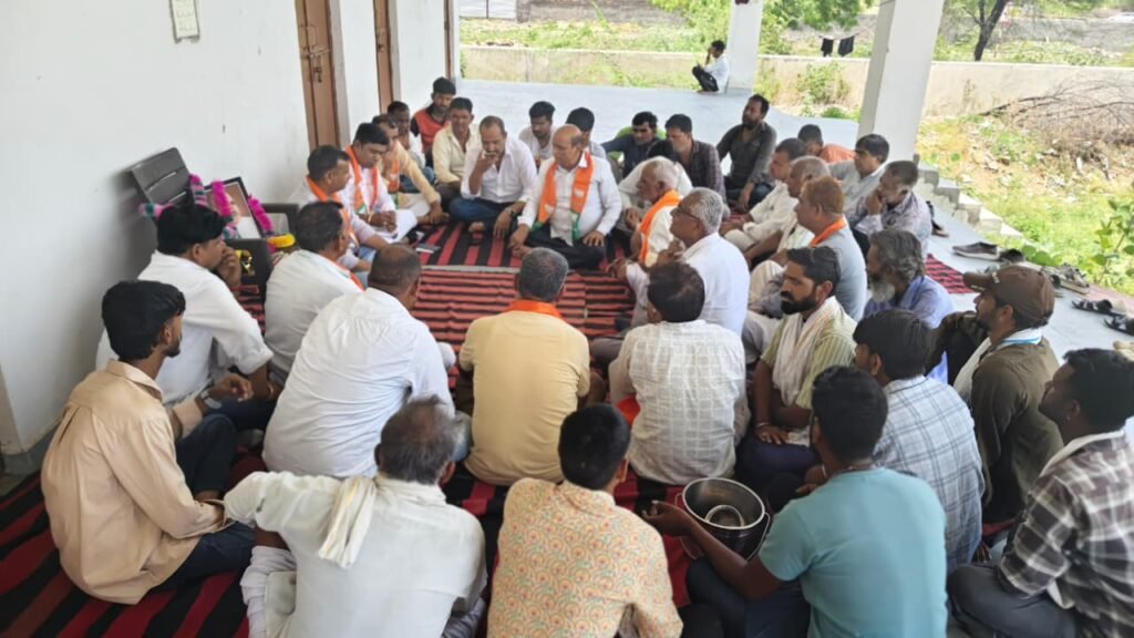 भाजपा मंडल नंदराय की मासिक बैठक चवरा के हनुमान मंदिर में संपन्न
