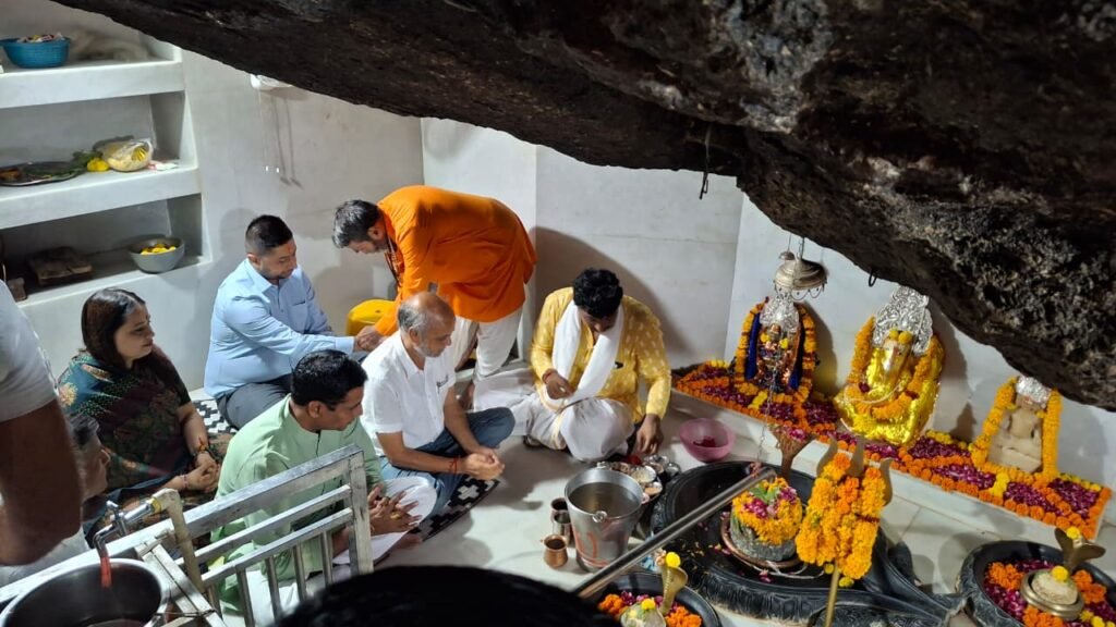 राजस्थान। “प्रदेश की सुख, शांति और समृद्धि की कामना को लेकर भीलवाड़ा में गूंजे वैदिक मंत्र, श्री हरणी महादेव मंदिर में आयोजित हुआ विशेष पूजा-अर्चना कार्यक्रम”