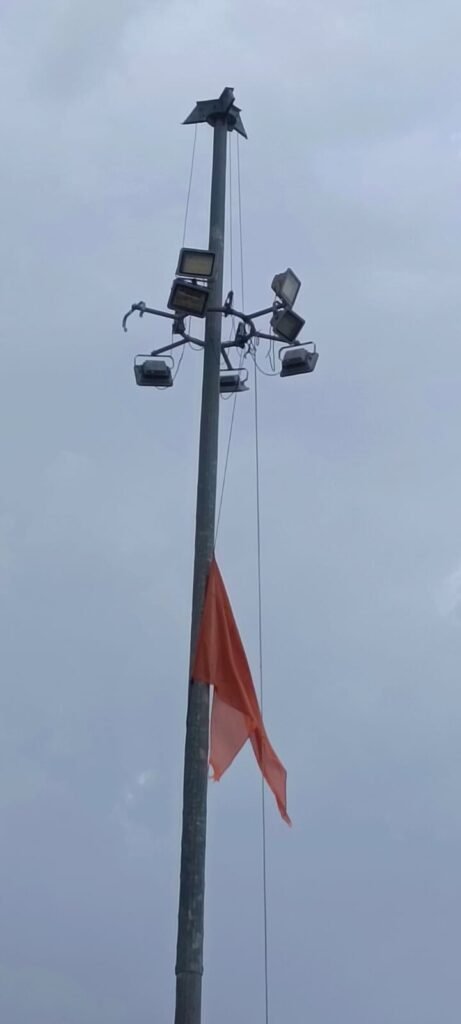 राजस्थान। बस स्टैंड पर झूलती हाई मास्ट लाइट बनी हादसे का सबब, कस्बेवासियों में चिंता