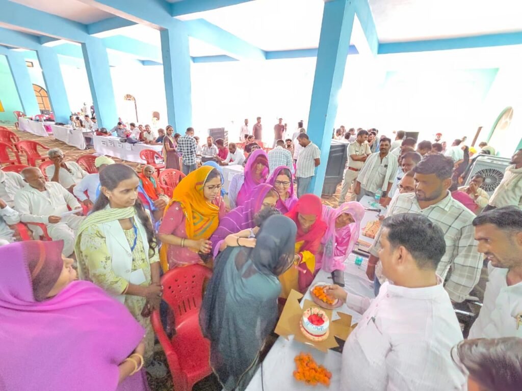 भीलवाड़ा। ग्राम पंचायत कोठिया में जन कल्याण ग्रामीण सेवा शिविर आयोजित, विधायक डॉ लालाराम बैरवा ने आमजन की समस्याओं के समाधान हेतु दिए निर्देश