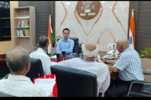 बिहार। जिलाधिकारी ने पूरे माह की हुई दोष सिद्धियों की समीक्षा, लंबित मामलों में बाधाओं की भी ली जानकारी
