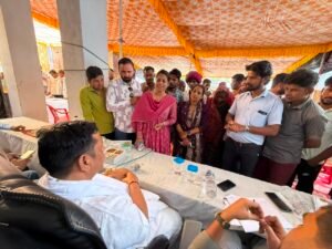 ग्राम पंचायत बोरडा में आयोजित ग्रामीण जन कल्याण शिविर में विधायक डॉ. लालाराम बैरवा ने सुनीं ग्रामीणों की समस्याएं, अधिकारियों को दिए त्वरित समाधान के निर्देश