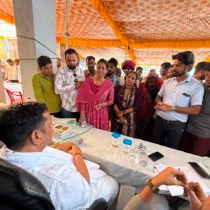 ग्राम पंचायत बोरडा में आयोजित ग्रामीण जन कल्याण शिविर में विधायक डॉ. लालाराम बैरवा ने सुनीं ग्रामीणों की समस्याएं, अधिकारियों को दिए त्वरित समाधान के निर्देश