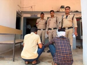 दतिया। थाना जिगना पुलिस ने अवैध हथियार एवं शराब सहित 03 आरोपियों को किया गिरफ्तार