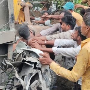 राज्यास के पास ट्रेलर पलटा, चालक की मौत
