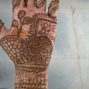 शाहपुरा में स्वीप गतिविधिमेहंदी प्रतियोगिता और PPT  के जरिए इलेक्ट्रॉनिक वोटिंग मशीन की जानकारी दी