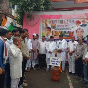प्रदेश कॉग्रेस कमिटी के आव्हान पर, बढाती महंगाई, बेरोजगारी के खिलाफ ब्लॉक एवं नगर कॉग्रेस का हल्ला बोल