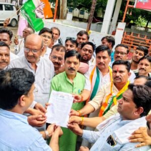 जिला अस्पताल की बदहाली पर कांग्रेस का हल्लाबोल, स्वास्थ्य विभाग के खिलाफ गरजे कांग्रेसी