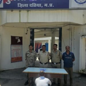 अन्तर्राज्यीय सीमा पर किसी वारदात की नियत से घूम रहे आरोपी को अवैध पिस्टल के साथ थाना उनाव पुलिस ने किया गिरफ्तार